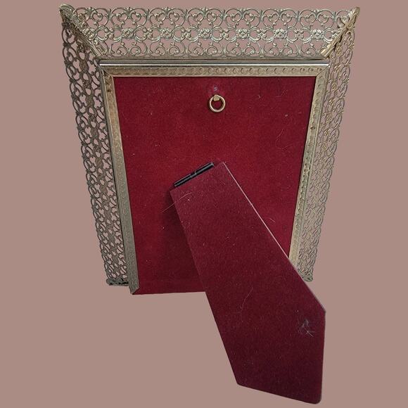Vintage Fancy Gold Tone 5x7 Picture Frames with Easel Backs, Set of Two - Picture 3 of 6